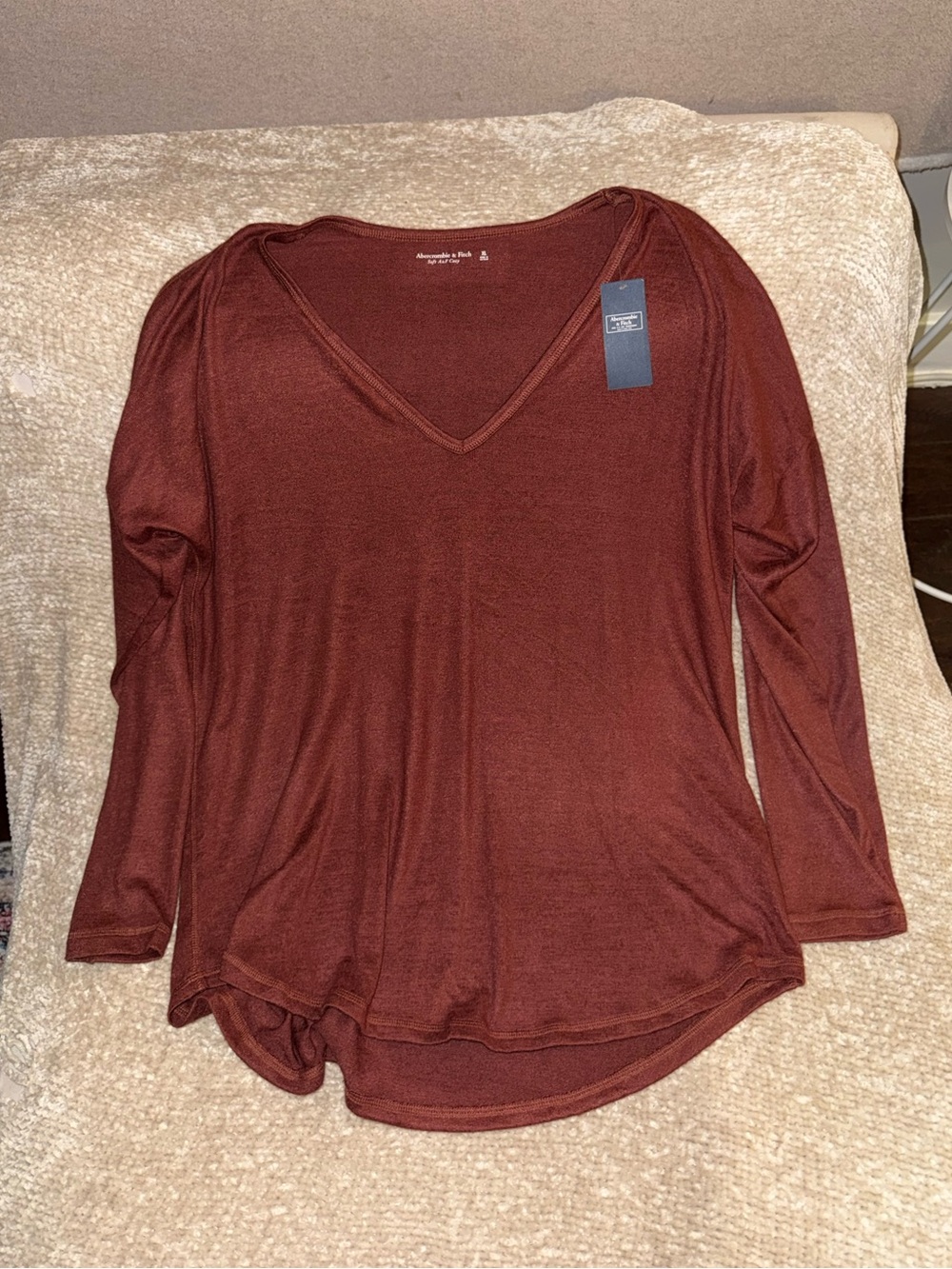 NWT Abercrombie and Fitch V-Neck Long Sleeve Soft & Cozy Shirt Size XL